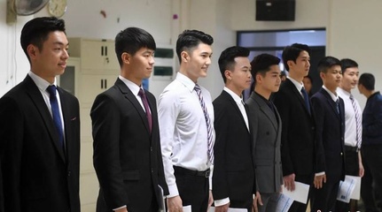 组图:厦航校招现场 准空姐空少颜值高